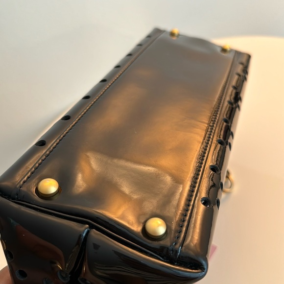 CHANEL Perforated Black Patent Leather Small Shoulder Bag in Very Good Condition - Picture 7 of 17